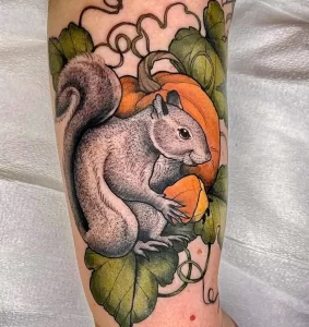 Фото пример рисунка тату белка 18,10,2021 - №0139 - squirrel tattoo - tattoo-photo.ru