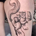 Фото пример рисунка тату белка 18,10,2021 - №0142 - squirrel tattoo - tattoo-photo.ru