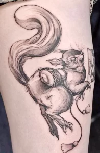 Фото пример рисунка тату белка 18,10,2021 - №0143 - squirrel tattoo - tattoo-photo.ru