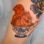 Фото пример рисунка тату белка 18,10,2021 - №0166 - squirrel tattoo - tattoo-photo.ru