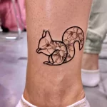 Фото пример рисунка тату белка 18,10,2021 - №0169 - squirrel tattoo - tattoo-photo.ru
