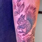 Фото пример рисунка тату белка 18,10,2021 - №0172 - squirrel tattoo - tattoo-photo.ru
