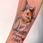 Фото пример рисунка тату белка 18,10,2021 - №0206 - squirrel tattoo - tattoo-photo.ru