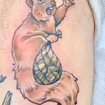 Фото пример рисунка тату белка 18,10,2021 - №0214 - squirrel tattoo - tattoo-photo.ru
