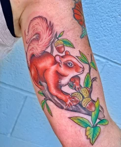 Фото пример рисунка тату белка 18,10,2021 - №0231 - squirrel tattoo - tattoo-photo.ru