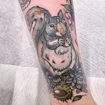 Фото пример рисунка тату белка 18,10,2021 - №0234 - squirrel tattoo - tattoo-photo.ru