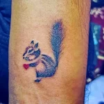 Фото пример рисунка тату белка 18,10,2021 - №0245 - squirrel tattoo - tattoo-photo.ru