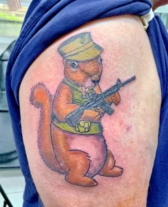 Фото пример рисунка тату белка 18,10,2021 - №0252 - squirrel tattoo - tattoo-photo.ru