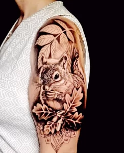 Фото пример рисунка тату белка 18,10,2021 - №0352 - squirrel tattoo - tattoo-photo.ru