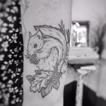 Фото пример рисунка тату белка 18,10,2021 - №0353 - squirrel tattoo - tattoo-photo.ru