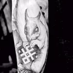 Фото пример рисунка тату белка 18,10,2021 - №0375 - squirrel tattoo - tattoo-photo.ru