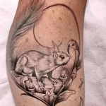 Фото пример рисунка тату белка 18,10,2021 - №0395 - squirrel tattoo - tattoo-photo.ru