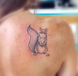 Фото пример рисунка тату белка 18,10,2021 - №0397 - squirrel tattoo - tattoo-photo.ru