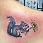 Фото пример рисунка тату белка 18,10,2021 - №0419 - squirrel tattoo - tattoo-photo.ru