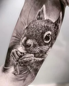 Фото пример рисунка тату белка 18,10,2021 - №0426 - squirrel tattoo - tattoo-photo.ru
