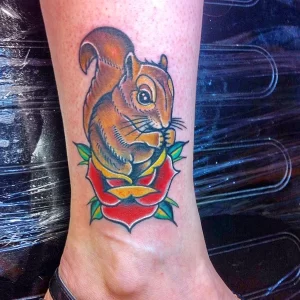 Фото пример рисунка тату белка 18,10,2021 - №0447 - squirrel tattoo - tattoo-photo.ru