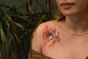 Фото тату золотая рыбка 07,12,2021 - №096 - goldfish tattoo - tattoo-photo.ru