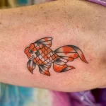 Фото тату золотая рыбка 07,12,2021 - №201 - goldfish tattoo - tattoo-photo.ru