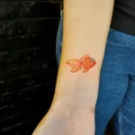 Фото тату золотая рыбка 07,12,2021 - №291 - goldfish tattoo - tattoo-photo.ru