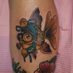 Фото тату золотая рыбка 07,12,2021 - №320 - goldfish tattoo - tattoo-photo.ru
