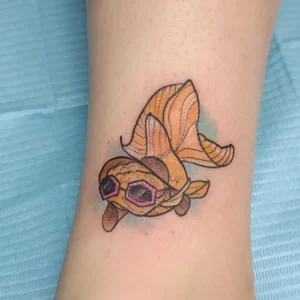 Фото тату золотая рыбка 07,12,2021 - №322 - goldfish tattoo - tattoo-photo.ru