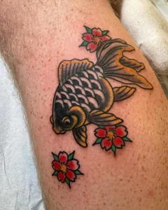 Фото тату золотая рыбка 07,12,2021 - №394 - goldfish tattoo - tattoo-photo.ru