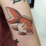 Фото тату золотая рыбка 07,12,2021 - №466 - goldfish tattoo - tattoo-photo.ru
