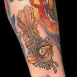 Фото тату золотая рыбка 07,12,2021 - №490 - goldfish tattoo - tattoo-photo.ru