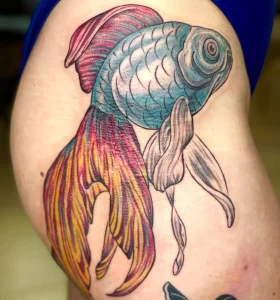 Фото тату золотая рыбка 07,12,2021 - №516 - goldfish tattoo - tattoo-photo.ru