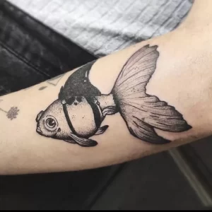 Фото тату золотая рыбка 07,12,2021 - №019 - goldfish tattoo - tattoo-photo.ru
