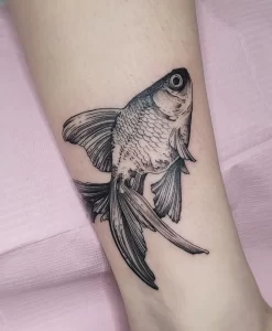 Фото тату золотая рыбка 07,12,2021 - №021 - goldfish tattoo - tattoo-photo.ru
