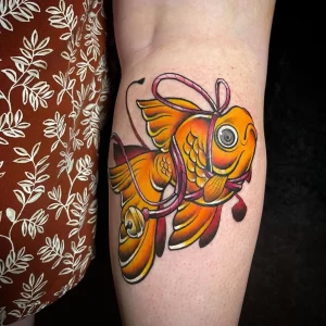 Фото тату золотая рыбка 07,12,2021 - №067 - goldfish tattoo - tattoo-photo.ru