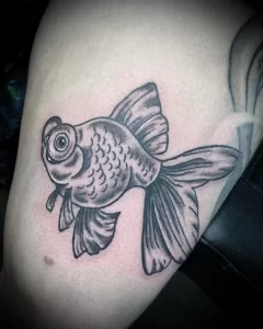 Фото тату золотая рыбка 07,12,2021 - №074 - goldfish tattoo - tattoo-photo.ru