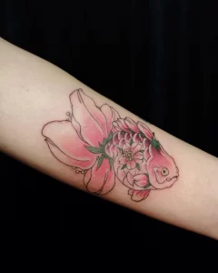 Фото тату золотая рыбка 07,12,2021 - №089 - goldfish tattoo - tattoo-photo.ru