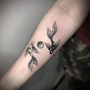 Фото тату золотая рыбка 07,12,2021 - №094 - goldfish tattoo - tattoo-photo.ru
