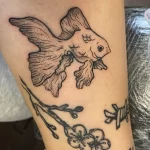 Фото тату золотая рыбка 07,12,2021 - №109 - goldfish tattoo - tattoo-photo.ru