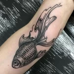 Фото тату золотая рыбка 07,12,2021 - №115 - goldfish tattoo - tattoo-photo.ru