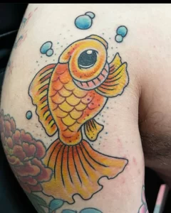 Фото тату золотая рыбка 07,12,2021 - №158 - goldfish tattoo - tattoo-photo.ru