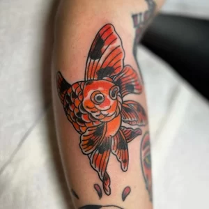 Фото тату золотая рыбка 07,12,2021 - №160 - goldfish tattoo - tattoo-photo.ru