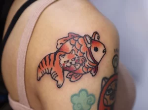 Фото тату золотая рыбка 07,12,2021 - №190 - goldfish tattoo - tattoo-photo.ru