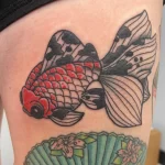 Фото тату золотая рыбка 07,12,2021 - №199 - goldfish tattoo - tattoo-photo.ru