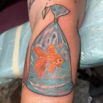 Фото тату золотая рыбка 07,12,2021 - №223 - goldfish tattoo - tattoo-photo.ru
