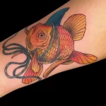 Фото тату золотая рыбка 07,12,2021 - №224 - goldfish tattoo - tattoo-photo.ru