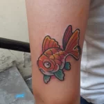 Фото тату золотая рыбка 07,12,2021 - №226 - goldfish tattoo - tattoo-photo.ru
