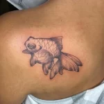 Фото тату золотая рыбка 07,12,2021 - №231 - goldfish tattoo - tattoo-photo.ru
