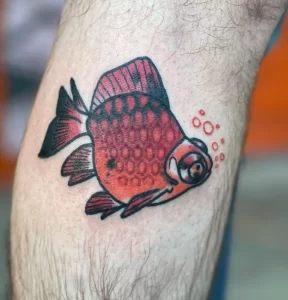 Фото тату золотая рыбка 07,12,2021 - №260 - goldfish tattoo - tattoo-photo.ru