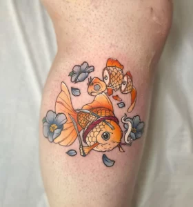 Фото тату золотая рыбка 07,12,2021 - №297 - goldfish tattoo - tattoo-photo.ru