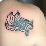 Фото тату золотая рыбка 07,12,2021 - №298 - goldfish tattoo - tattoo-photo.ru