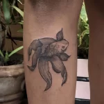 Фото тату золотая рыбка 07,12,2021 - №306 - goldfish tattoo - tattoo-photo.ru