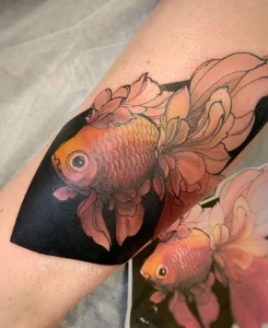Фото тату золотая рыбка 07,12,2021 - №327 - goldfish tattoo - tattoo-photo.ru